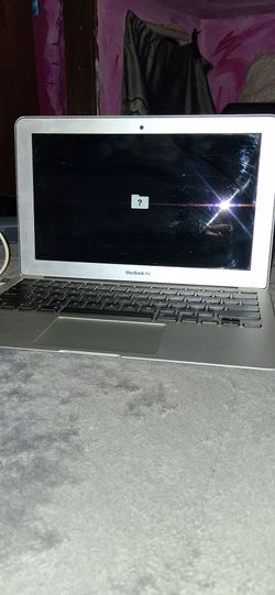 Apple laptop A1465