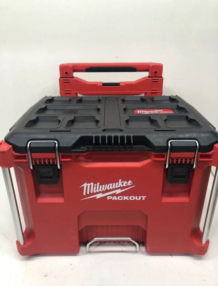 Milwaukee PACKOUT 22 in. Rolling Modular Tool Box LP Handle BRAND NEW
