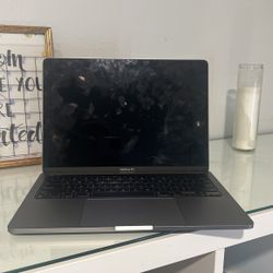 MacBook Pro 2022