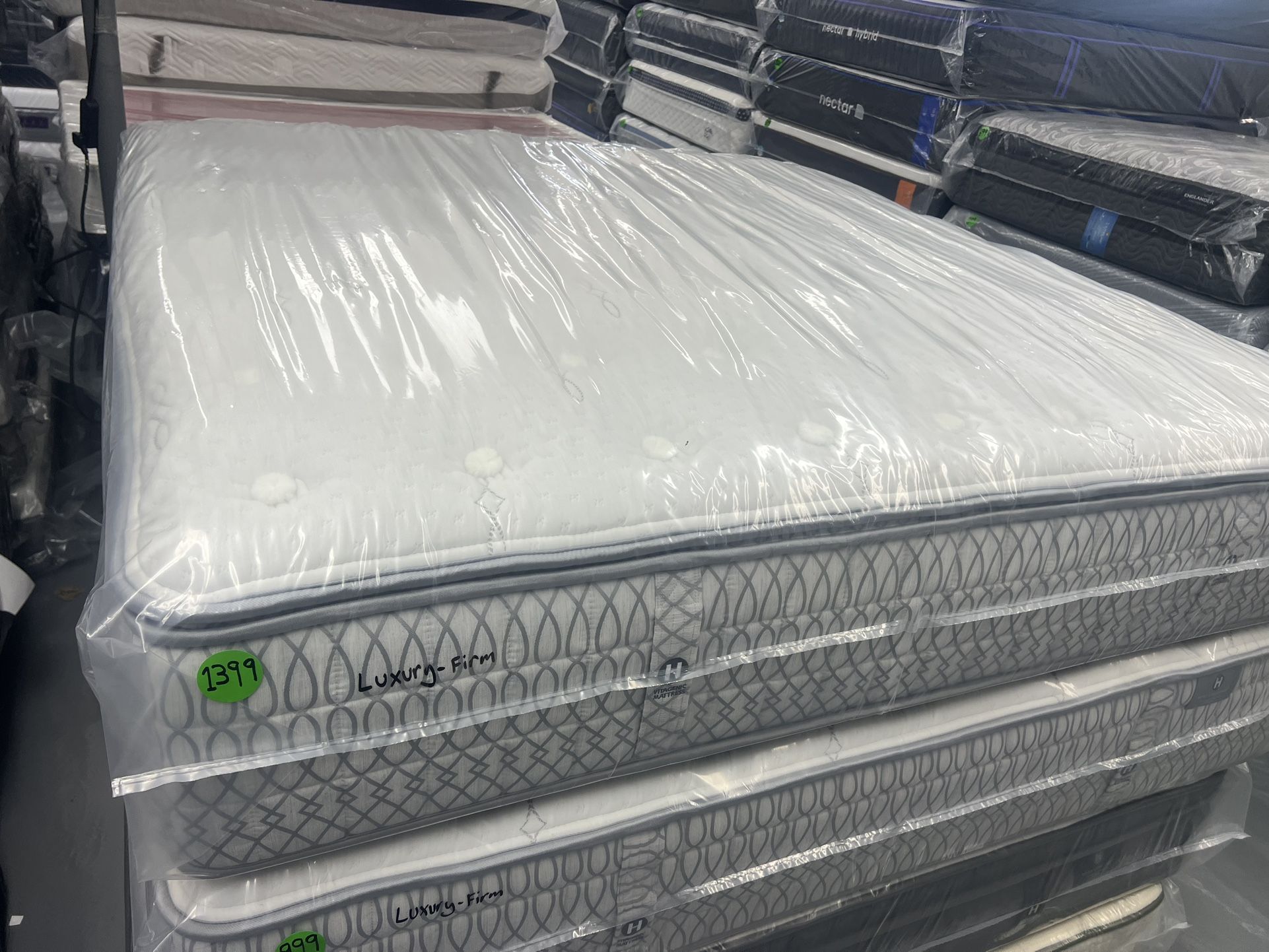 KING SIZE KLUFT AIRELOOM (LUXURY FIRM) PILLOW TOP MATTRESS & BOX SPRINGS BED SET