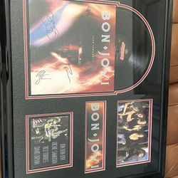 Bon Jovi "7800 Fahrenheit" Original Vinyl Record album cover signed by Jon Bon Jovi, Richie Sambora, Tico Torres, and David Bryan