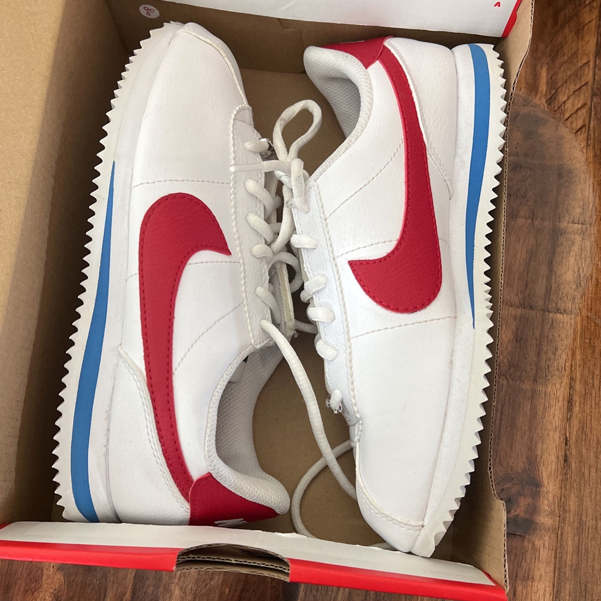 Boys 4.5 Nike Cortez Shoes
