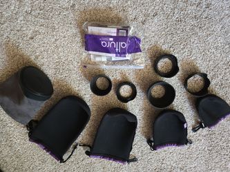 Lens hoods and lense cases