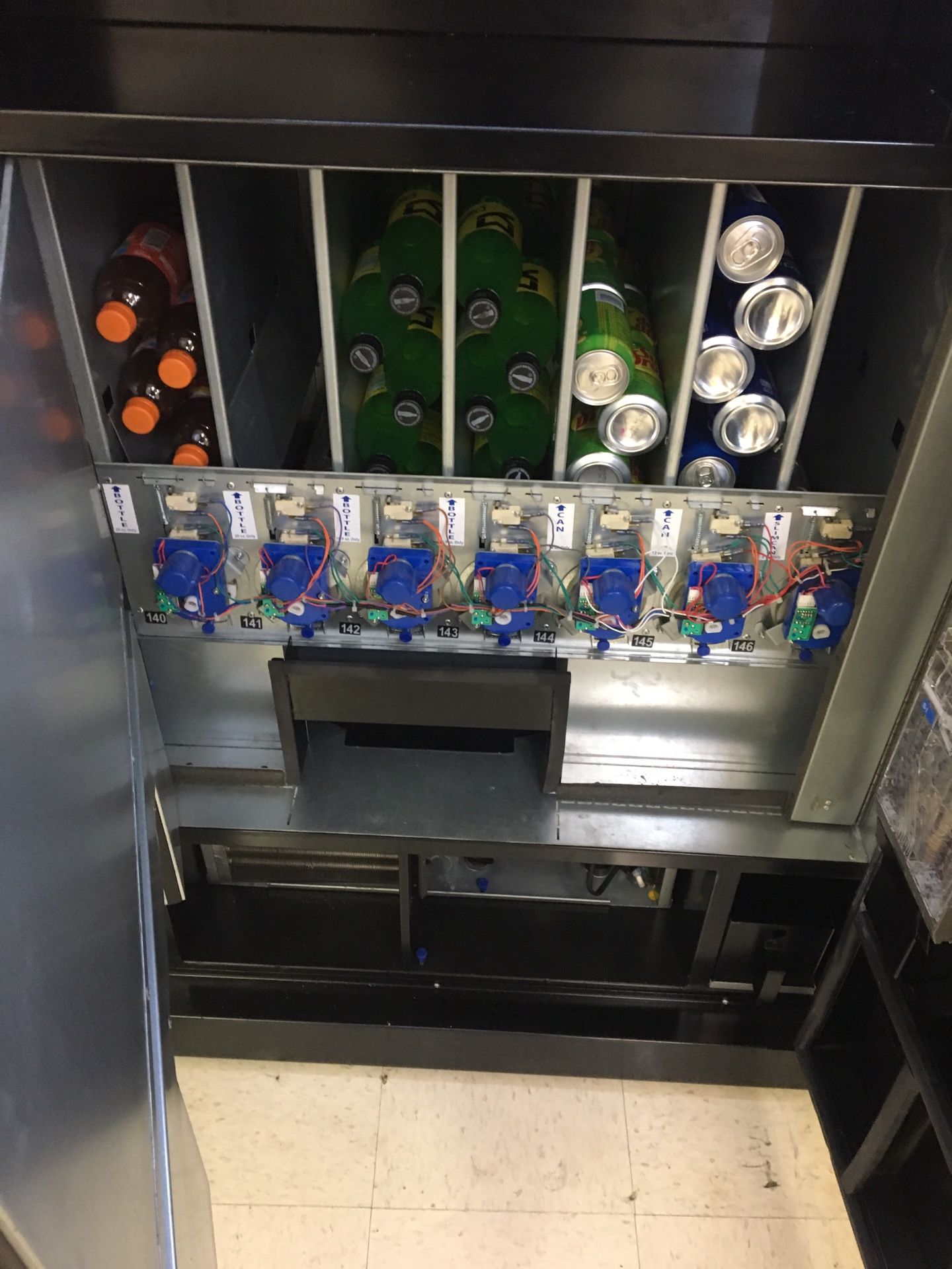 Natural 2 Go Vending Machine (used) for Sale in Charlotte, NC OfferUp