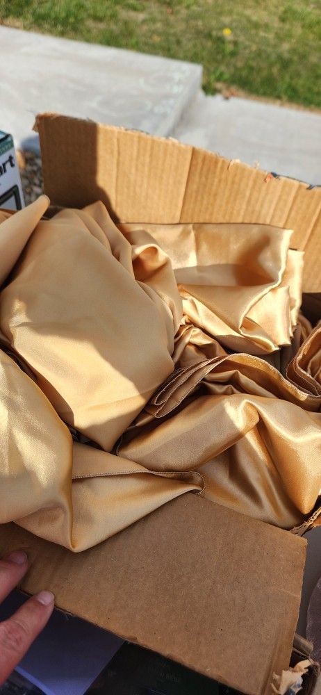 Gold Table Cloth Overlays