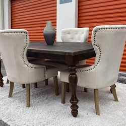 Comedor de Madera 4  elgantes sillas