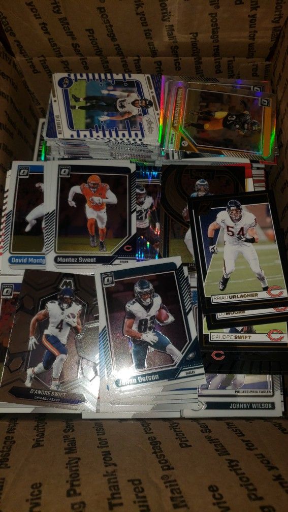 FREE THOUSANDS OF FOOTBALL AND BASEBALL CARDS ALOT OF INSERTS BUT MOSTLY COMMONS