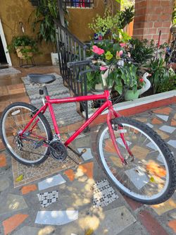 Magna Mountain Bike 18-Speed