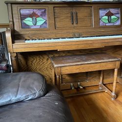  casino  piano By wurlitzer 