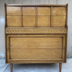 Gorgeous mid century Tallboy dresser by Broyhill 