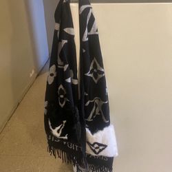 Louis Vuitton Monogram Shawl Scarf/Wrap - clothing & accessories - by owner  - apparel sale - craigslist