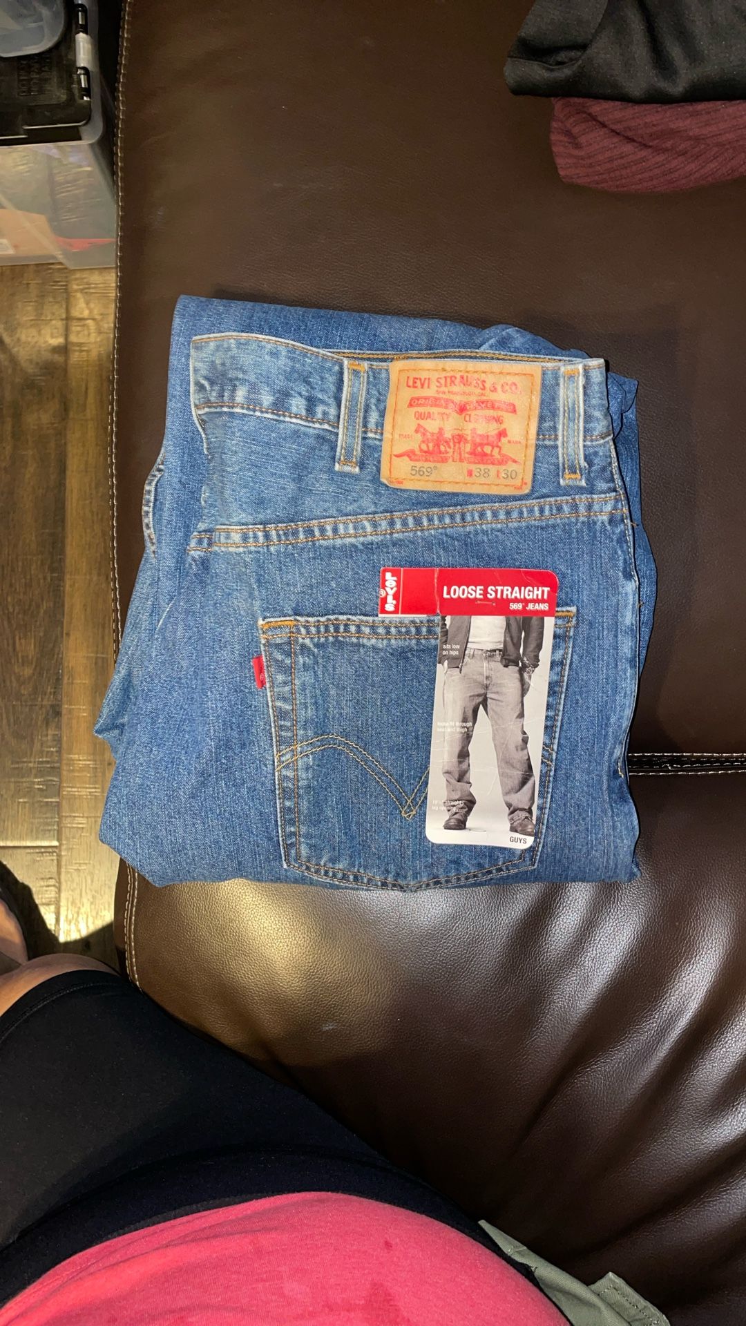 Levi’s Jean 38x30 Loose Straight ** (42)