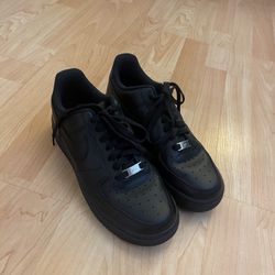 Black Nike Air Force 1’s