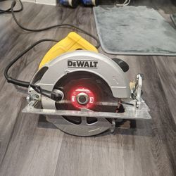 Dewalt Circular Saw
