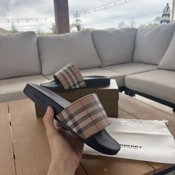 Burberry slides