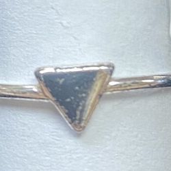SILVER UNIQUE LOOKING TRIANGLE WOMEN RING SIZE 7