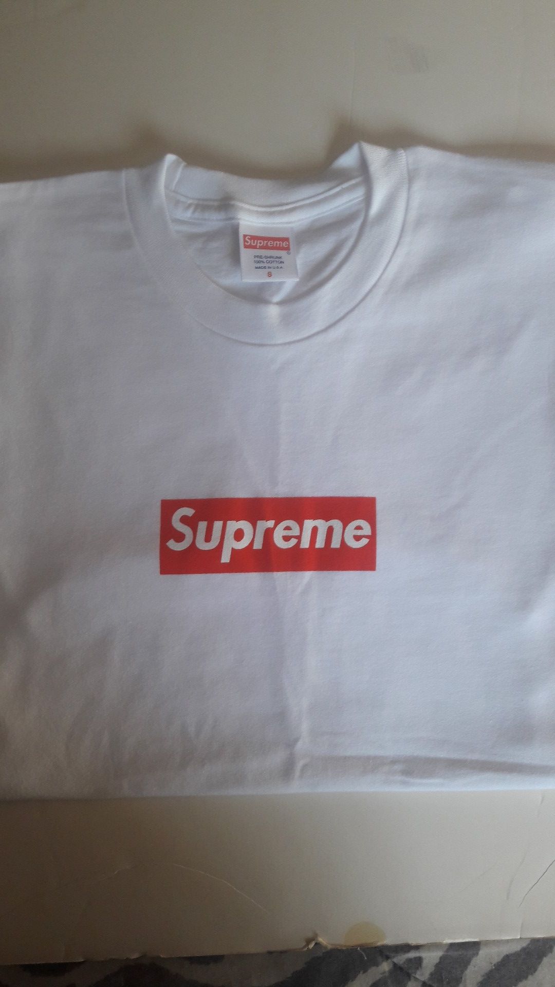 SUPREME Box Logo