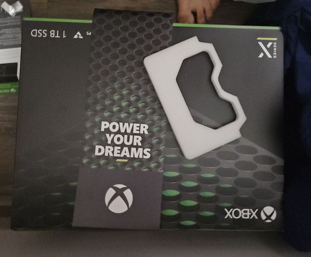 Xbox Series X Console Plus Extra Controller 