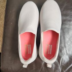 SKECHERS GOWALK SHOES