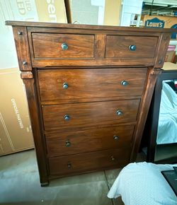 Solid Wood Dresser – Excellent Condition – Like New