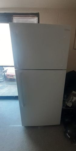 insignia apartment fridge