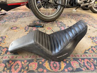 Saddlemen seat