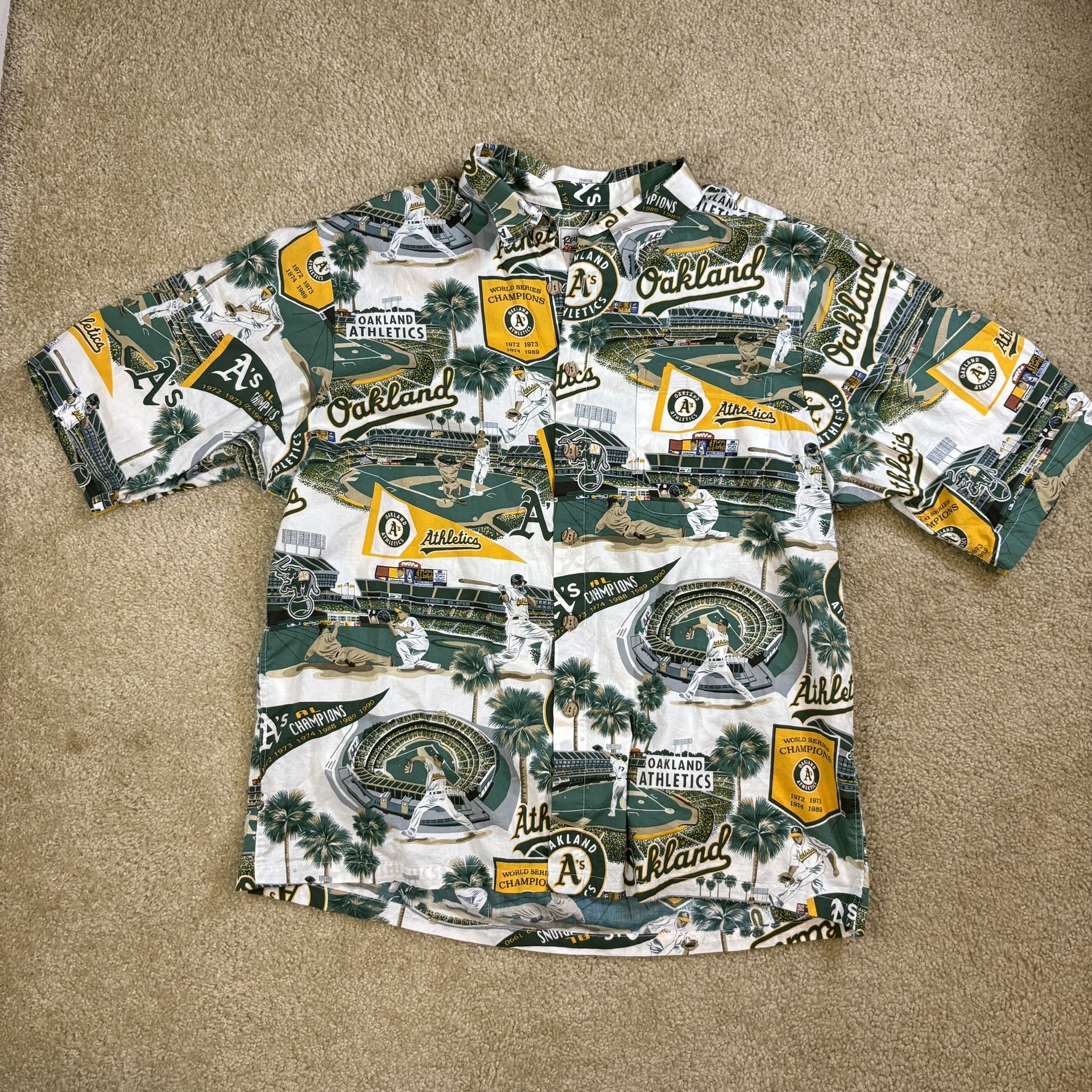 Oakland Athletics A’s Men’s XL Reyn Spooner Button Up