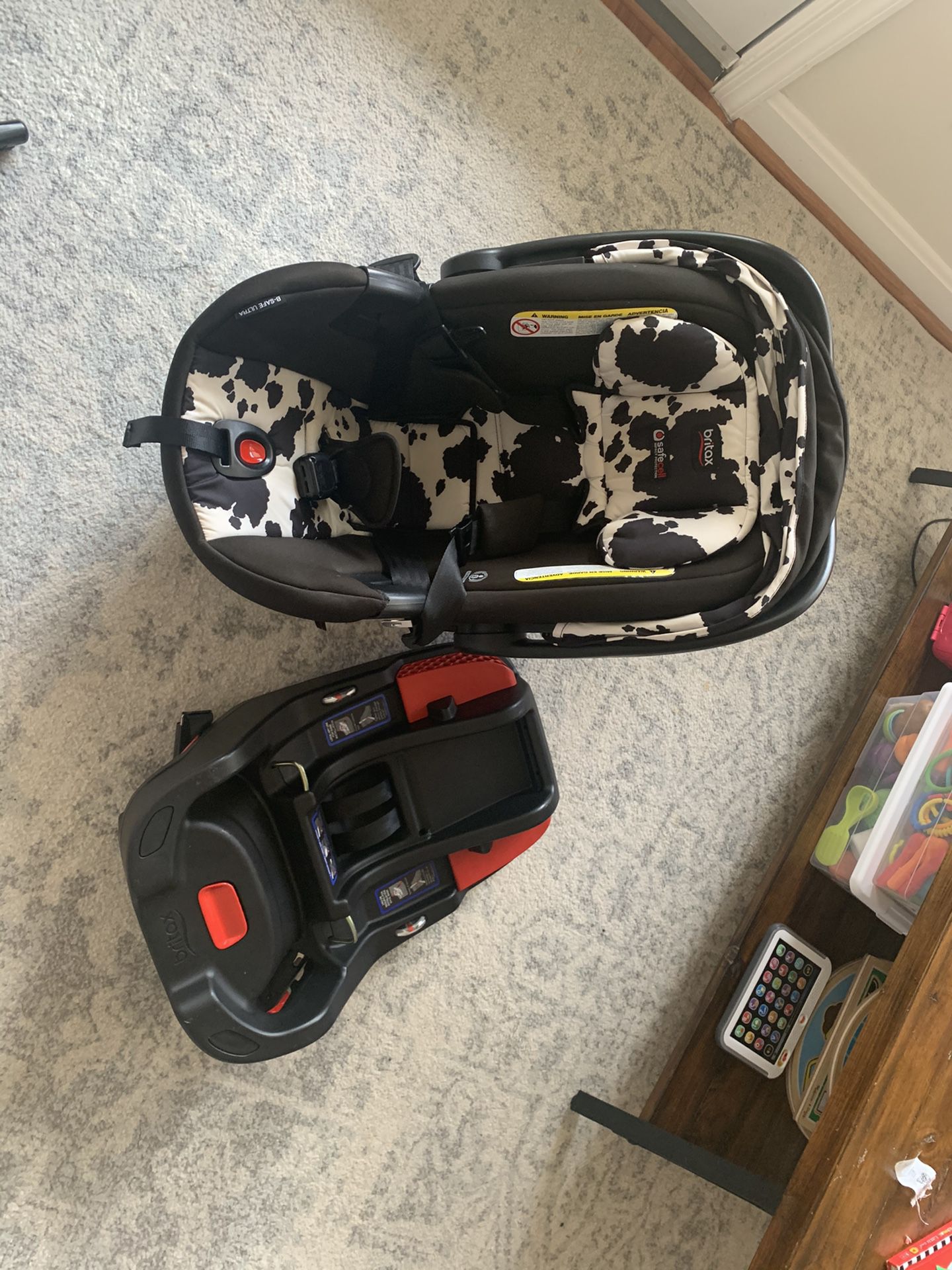 Britax Infant car Seat And 2 Bases