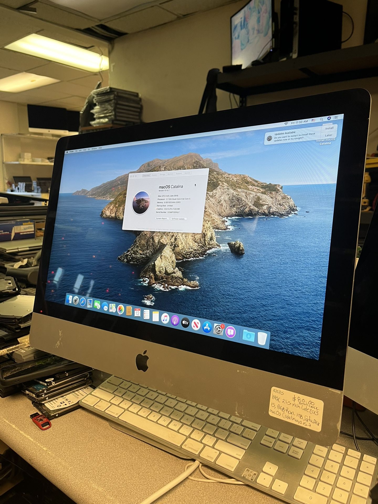 iMac 21.5inch late 2013 i5 8gb ram 1TB sata disk macOS Catalina version 10.15.7 It has a small crack on the right corner. Check the pics for details.
