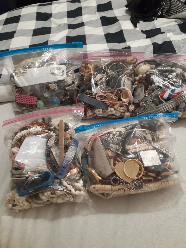 COSTUME JEWELRY GRAB BAGS