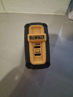 Dewalt 100w usb c charging block
