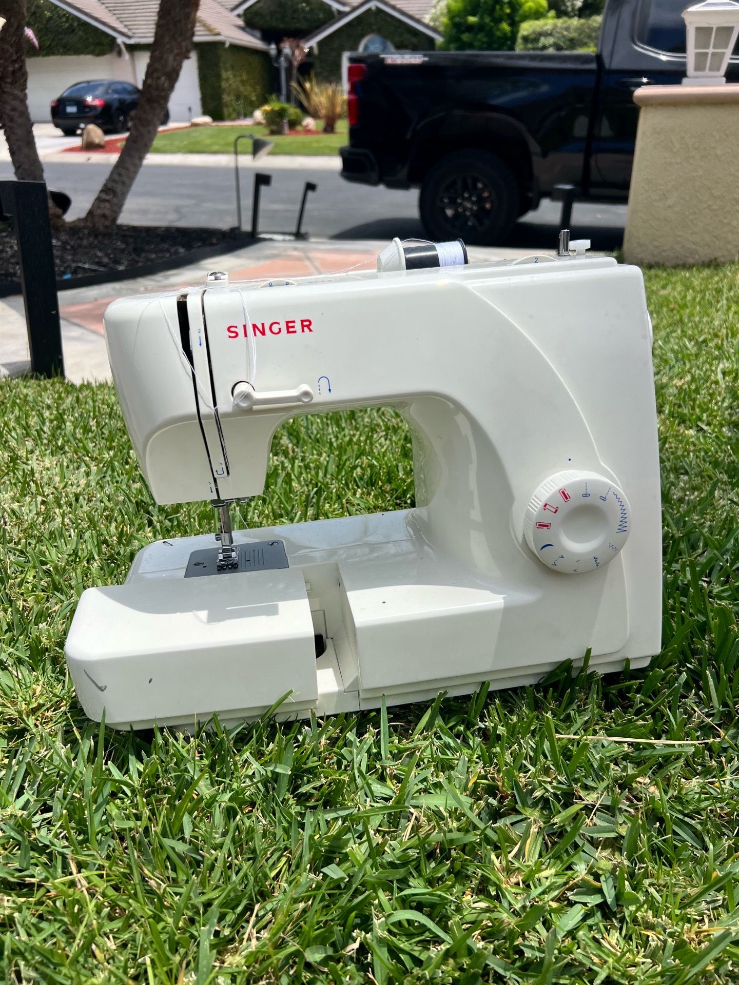 Singer 1507 Sewing Machine โ Great for Beginners