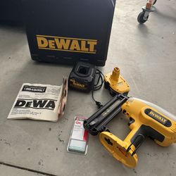 DeWalt 18 Gauge Cordless Nail Gun