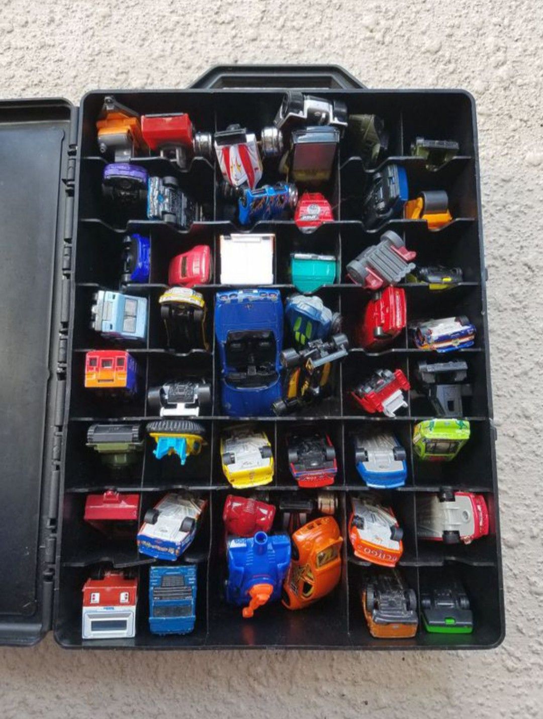 Hotwheels Cars and Case