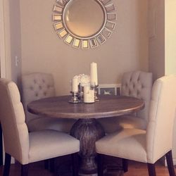 Round Dining Table and Chairs (4)