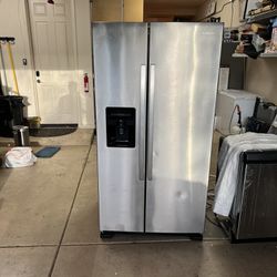 Refrigerator - Great For Garage