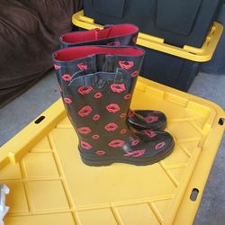 Black And Red Lips Rain Boots