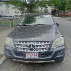 MERCEDES BENZ SUV