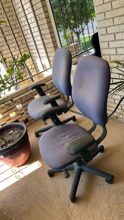 EXCELLENT QUALITY CHAIRS 2X25.00
