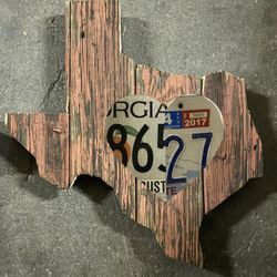 Custom Made Signs, Plaques And Decor!  Any Word, Name, Or Phrase And Many Shapes Can Be Done