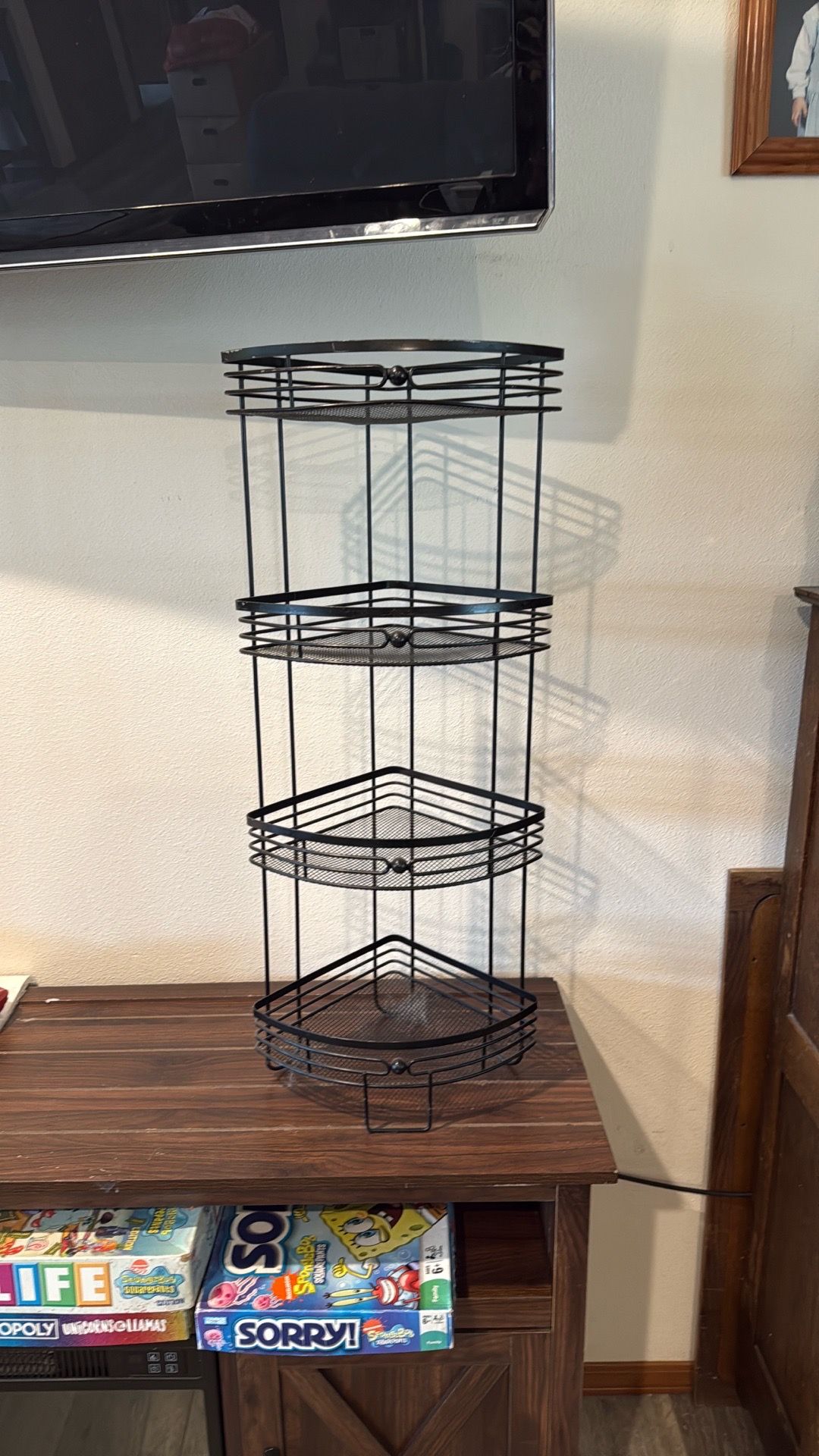 Corner shelf