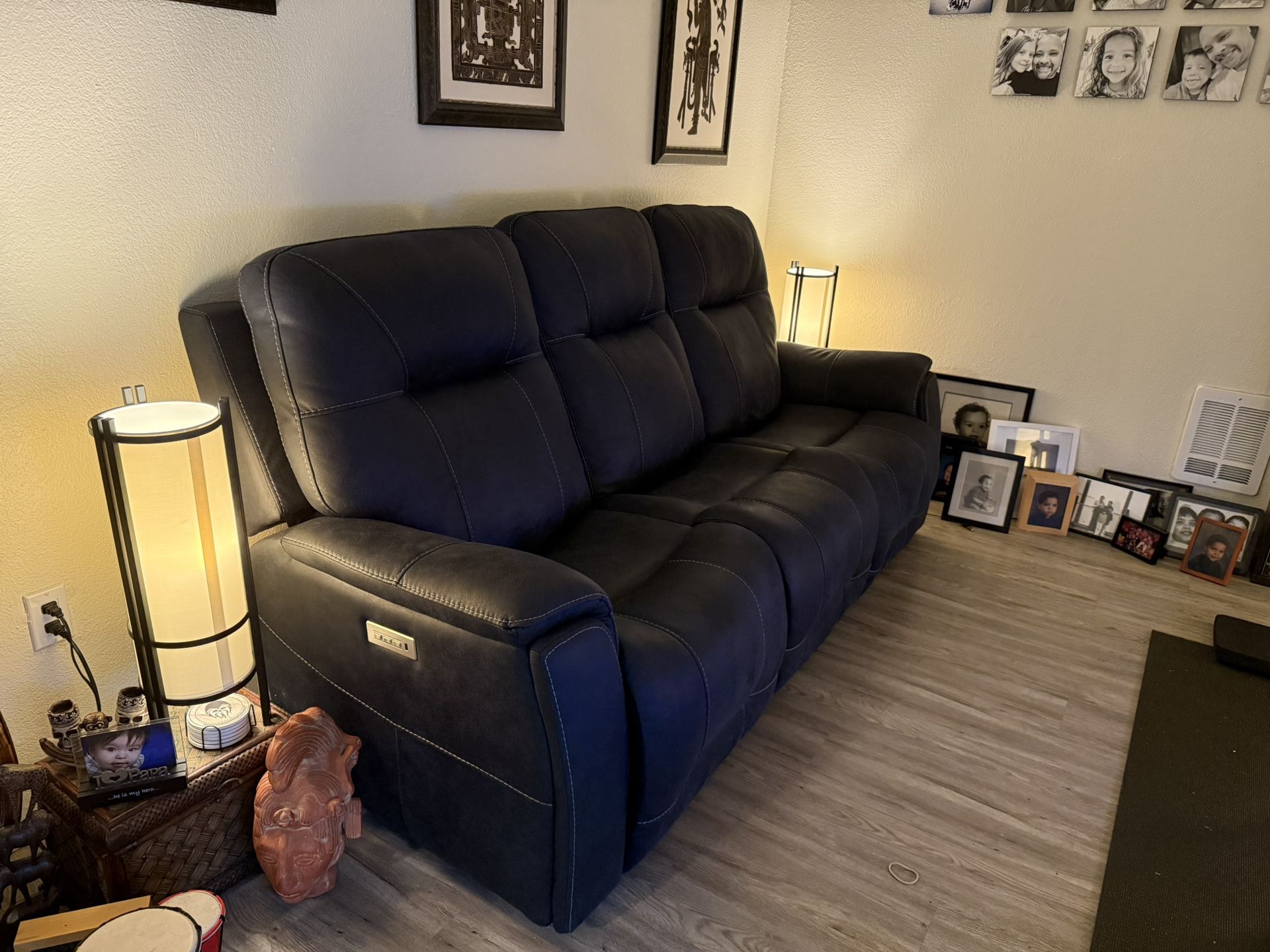 Kingston 3 Power Sofa