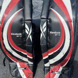 Read back, hockey goalie pads, 34“ x 1”, GR888 condition, all straps, buckles, and Velcro in good shape, they even smell good, well taken care of, $18