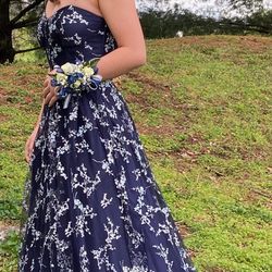 XS Deep Blue, Silver/Baby Blue Embroidered Prom Dress!