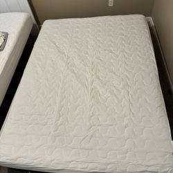 Queen Size Mattress . 125$, OBO