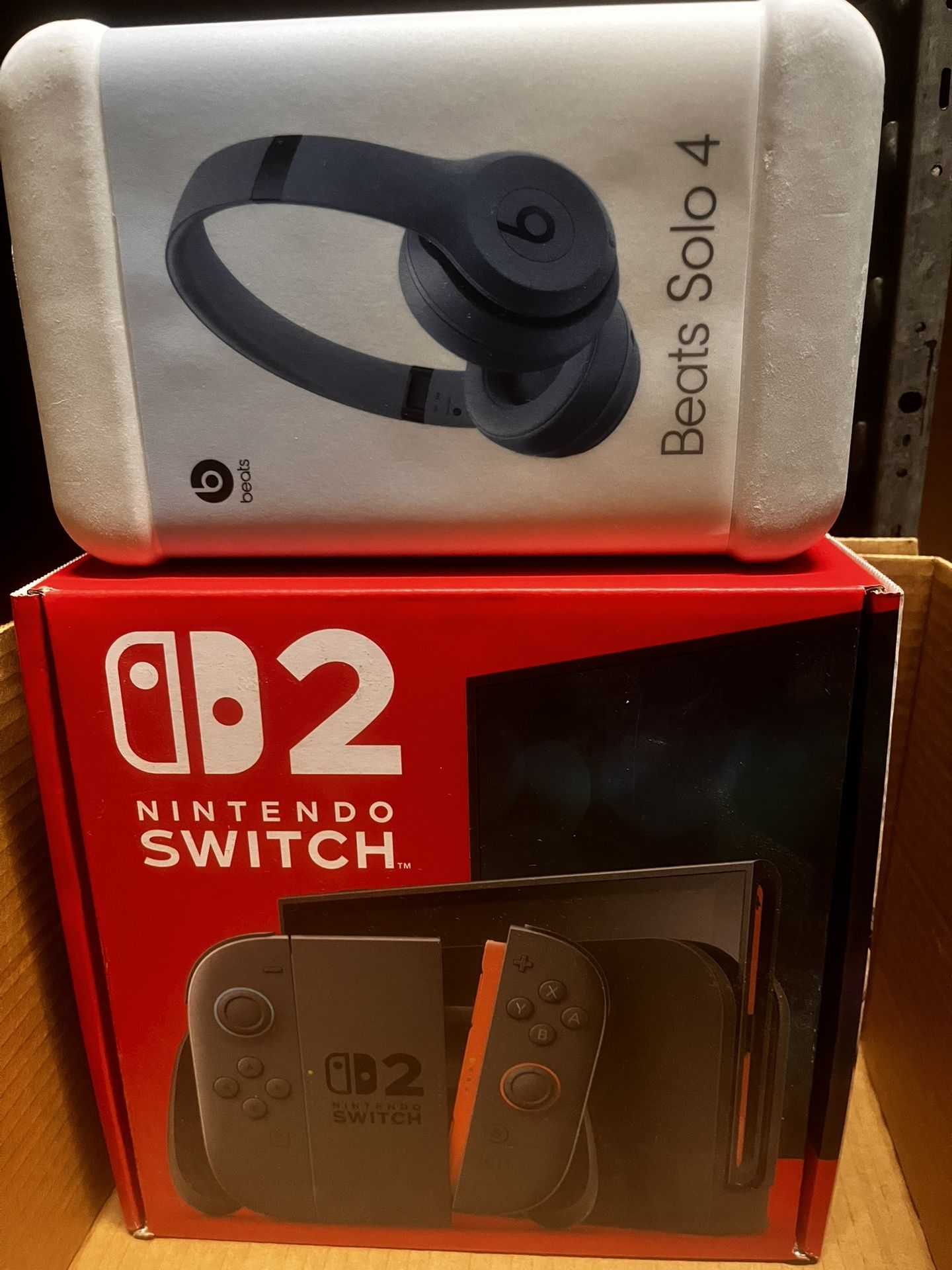 Nintendo Switch 2 + Beats Solo 4