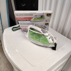 Black And Decker Easy Steam Compact Iron