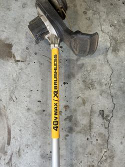 Dewalt DCST990H1 40V Max Cordless 15" Outdoor String Trimmer