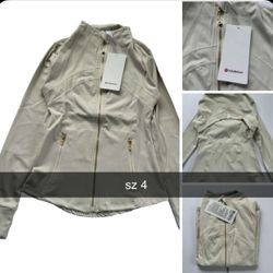lululemon size 4