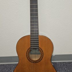 Yamaha C40 full size Nylon Strings Classical Guitar